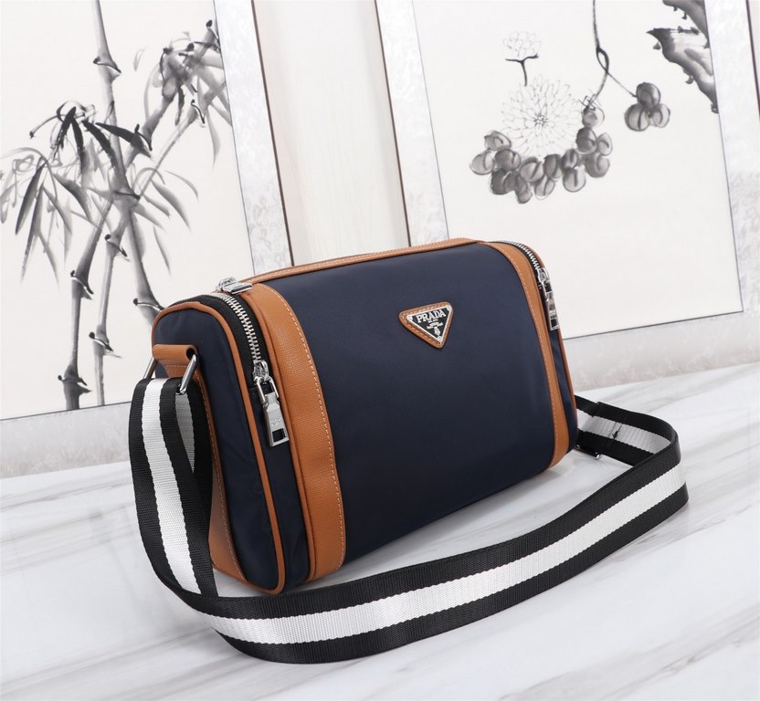 Top counter rat ruthless goods 2022 latest style Prada parachute tarpaulin with imported original leather casual crossbody bag fire models a large number of shipments to pull, clamoring counter goods   top original singl