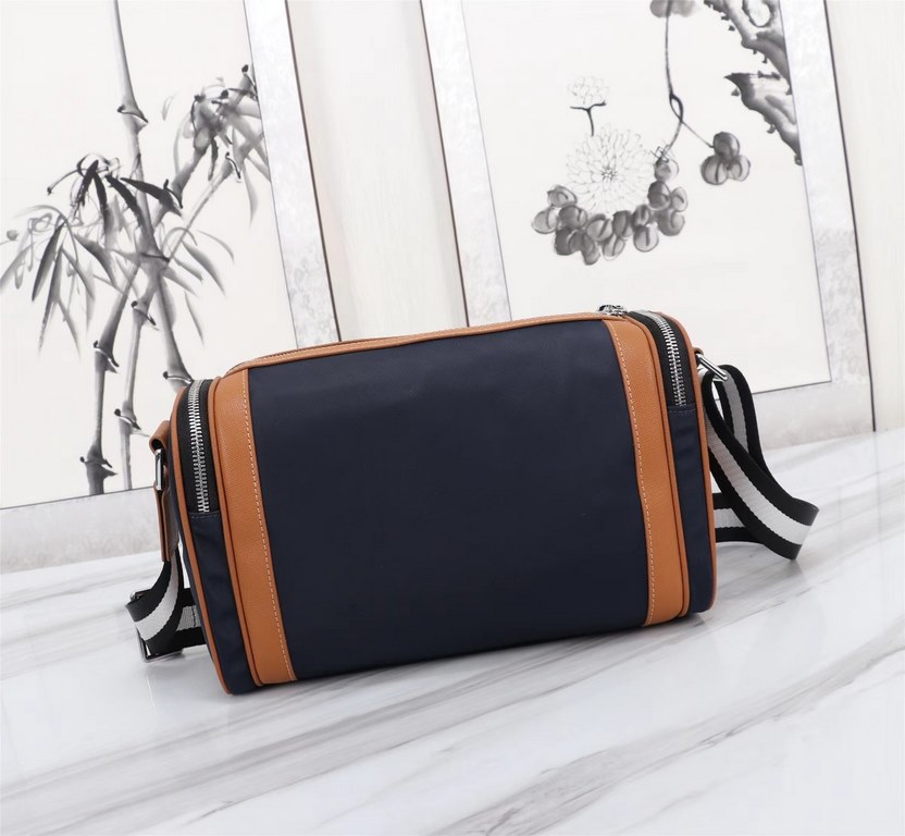 Top counter rat ruthless goods 2022 latest style Prada parachute tarpaulin with imported original leather casual crossbody bag fire models a large number of shipments to pull, clamoring counter goods   top original singl