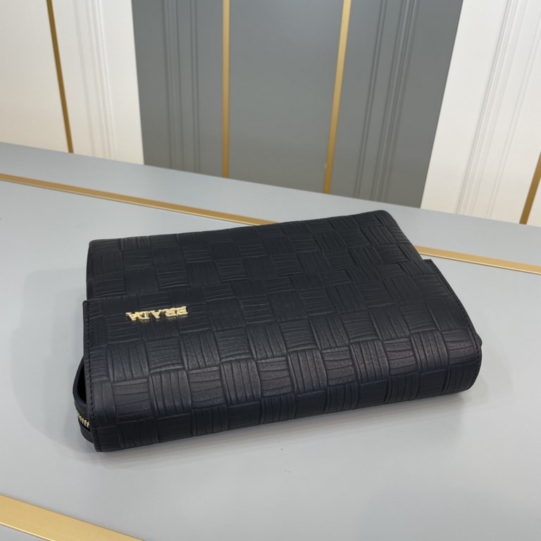 .    Original single goods [love] Prada original single genuine new counter with the same high-end men's casual clutch bag   workmanship is super refined and elegant. With imported raw materials cowhide counter special h