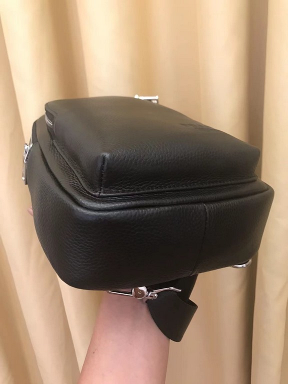 Prada front and back full leatherChest bag top high-end atmosphere imported original first layer cowhide, wear-resistant. Senior tailor three-dimensional tailoring perfect version of the upper body excellent design conce