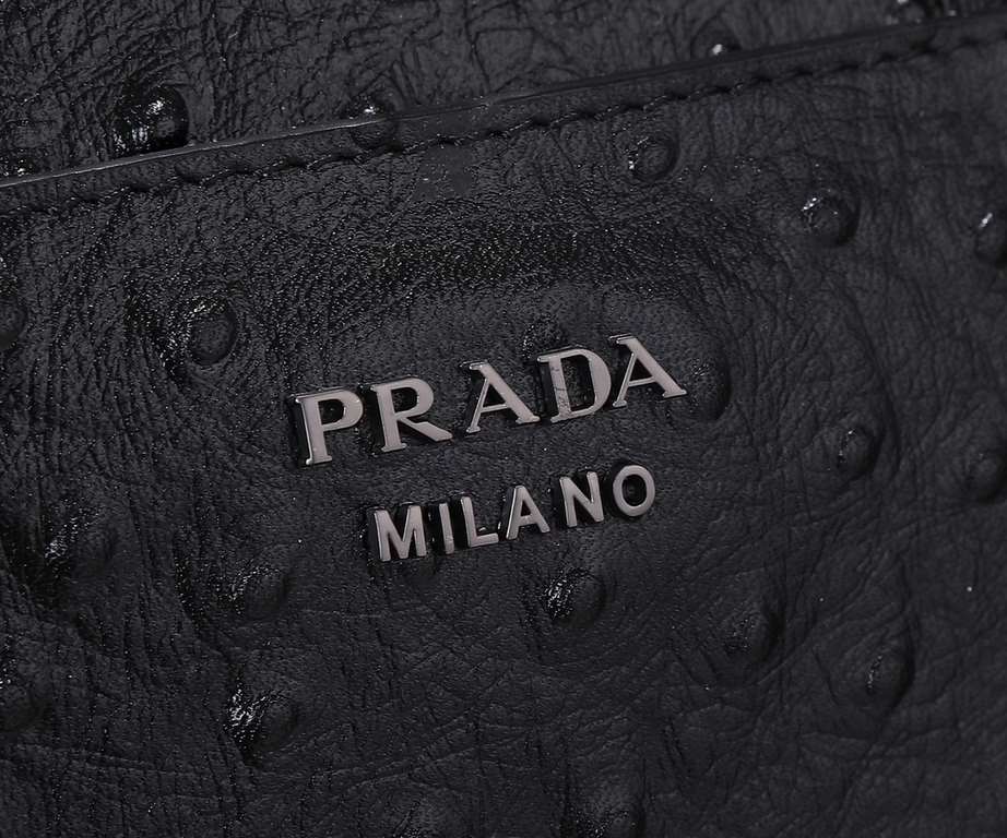 The official website synchronization PRADA latest explosive models   Model 0369 ostrich grain [ counter private goods men's briefcase        ] the original factory private goods quality! Imported cowhide leather, ostrich