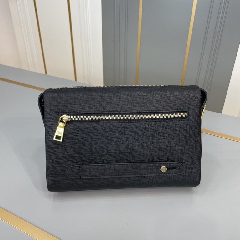 .   Original single goods [love] Prada original single genuine new counter with the same high-end men's casual clutch bag   workmanship is super refined and elegant. With imported raw materials cowhide counter special ha