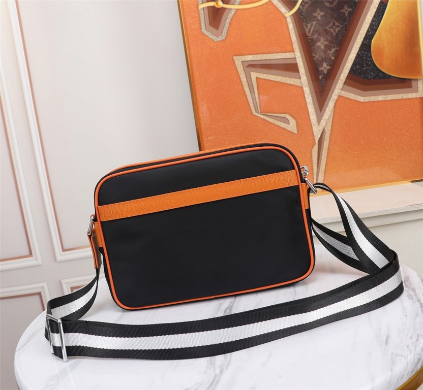 [Top original single quality] 2022 latest models of combination lock Prada Dora shoulder bag crossbody bag European original imports of Prada special cloth outlined cross grain pattern iconic lines, using imported equipm