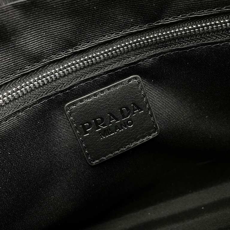 Handbag original single 1256 # top original single goods Prada counter the latest models, high-end atmosphere, fashion and taste, head layer cowhide, texture high-end atmosphere, super practical, counter high-definition 