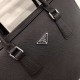 秘秘 [Prada 1802]    Counter the latest explosion of men's briefcases, heavy money to create a new channel goods   Energetic   Ideal for men's   Original hardware  LOGO clear and unparalleled   Top head-layer Cowhide   qua