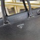 The original official website Model 8002-1 # original single goods [love] Prada original single authentic new counter with the same high-end men's casual briefcase   workmanship is super refined and elegant. With importe