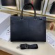 The original official website Model 8002-1 # original single goods [love] Prada original single authentic new counter with the same high-end men's casual briefcase   workmanship is super refined and elegant. With importe