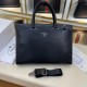 The original official website Model 8002-1 # original single goods [love] Prada original single authentic new counter with the same high-end men's casual briefcase   workmanship is super refined and elegant. With importe