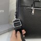 New [love] Prada single genuine new counter with high-end men's casual briefcase   workmanship is super refined and elegant. With imported raw materials cowhide special lining bag.