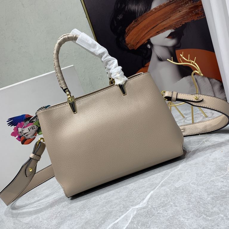 The P's 5003# palm print with crocodile pattern   hot debut, using the official version of the hardware   original cowhide  Prada special lining, size 25-19-13cm handbag with a long shoulder strap   physical shooting  , 