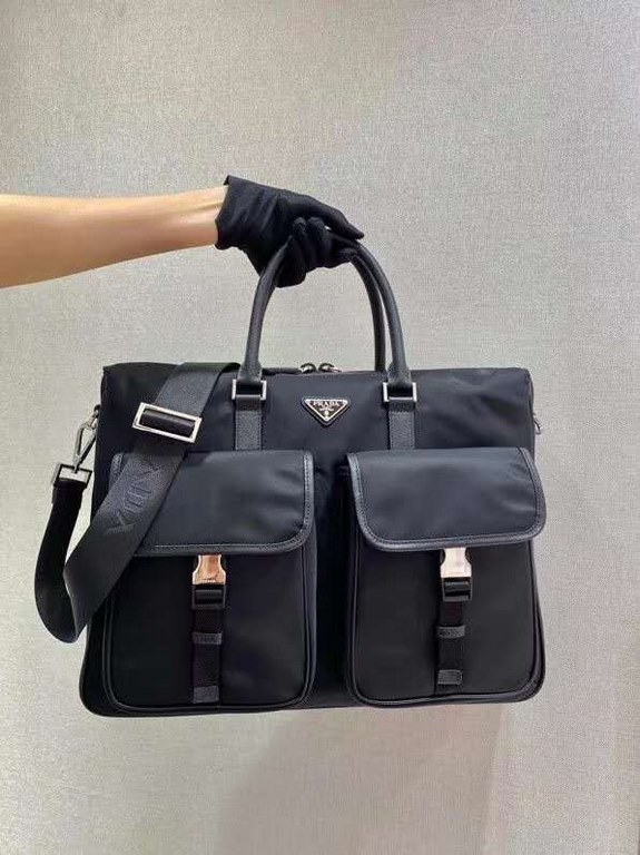 Removable shoulder strap for functionality. The back pocket can be put on a trolley case, very functional and practical  Large space capacity , business tripsweekday carry all no problem  Not to be stylish and high fashi