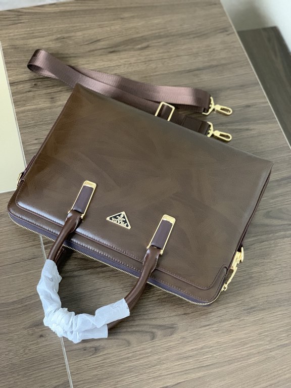 Top counter rats high-end goods 2023 latest fire models Prada imported flower leather pattern code lock handheld briefcase fire models a large number of shipments, clamoring counter goods   top original single goods   pa