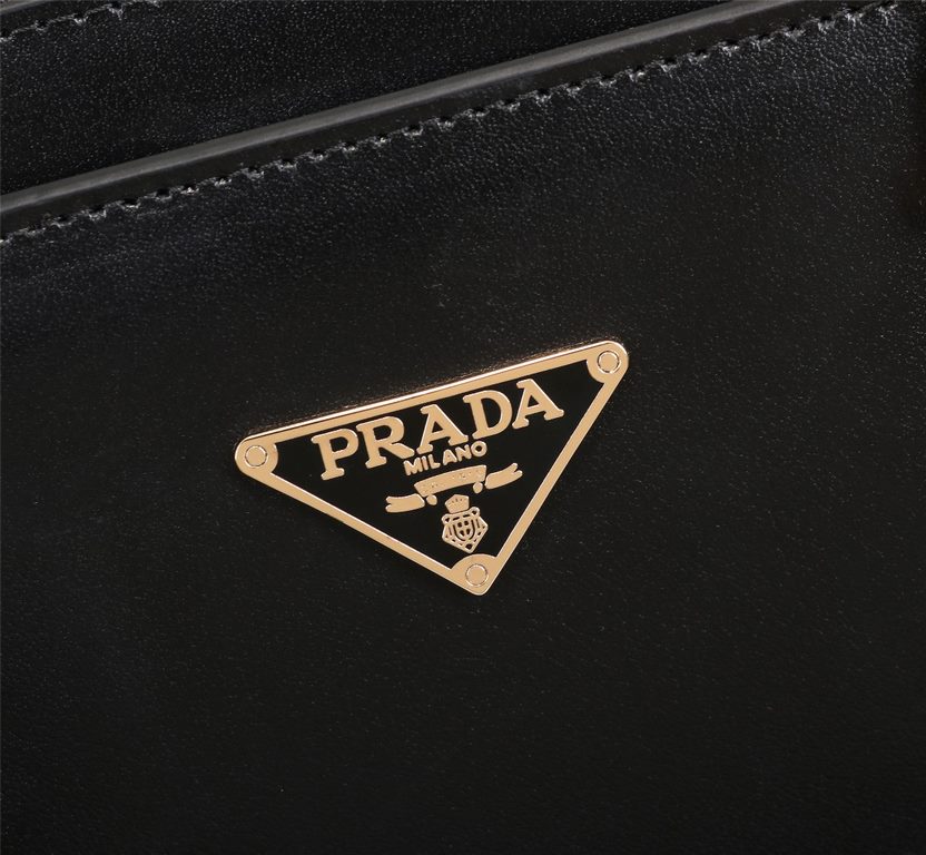 Top quality original single】2022 newest model Prada combination lock briefcase European original imported cowhide sketching iconic lines, using imported equipment, fashionable trend, counter quality, more front zipper po