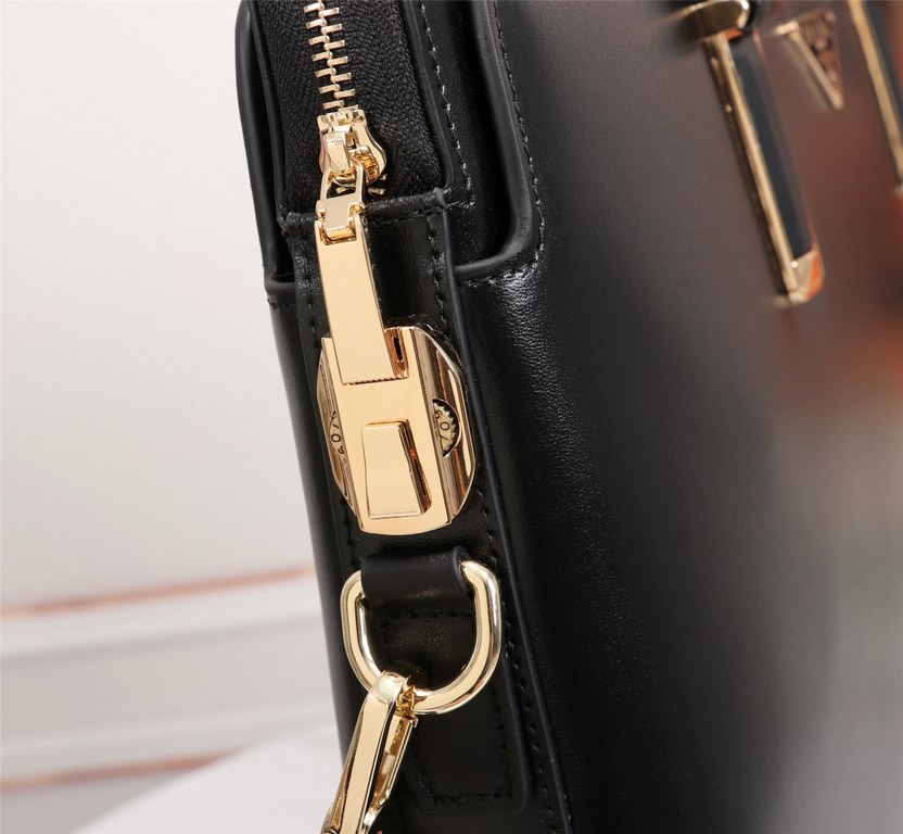 Top quality original single】2022 newest model Prada combination lock briefcase European original imported cowhide sketching iconic lines, using imported equipment, fashionable trend, counter quality, more front zipper po