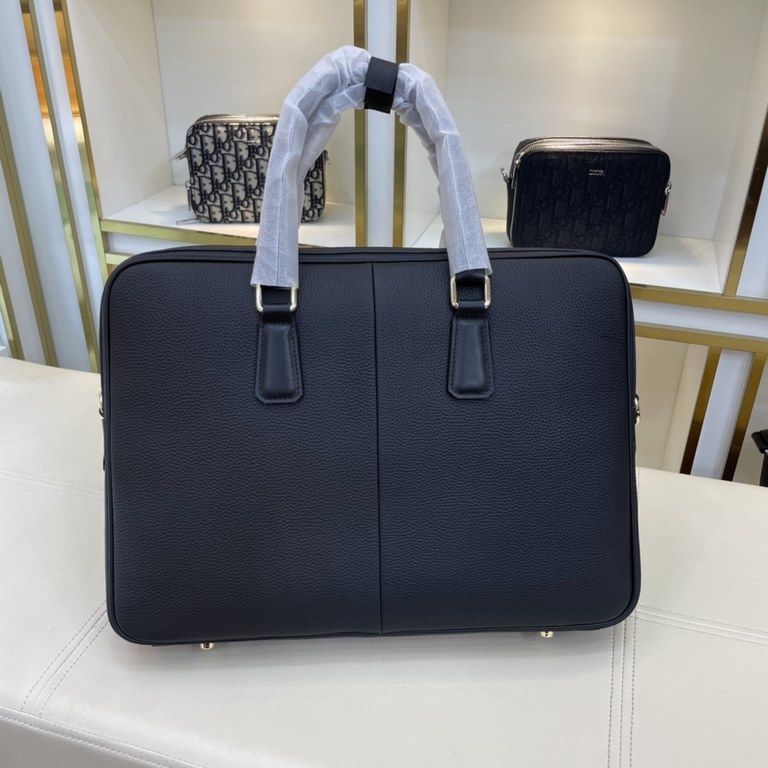 The original official website Model 8612-1 new [love] Prada original single authentic new counter with the same high-end men's casual briefcase   workmanship is super refined and elegant. With imported raw materials cowh