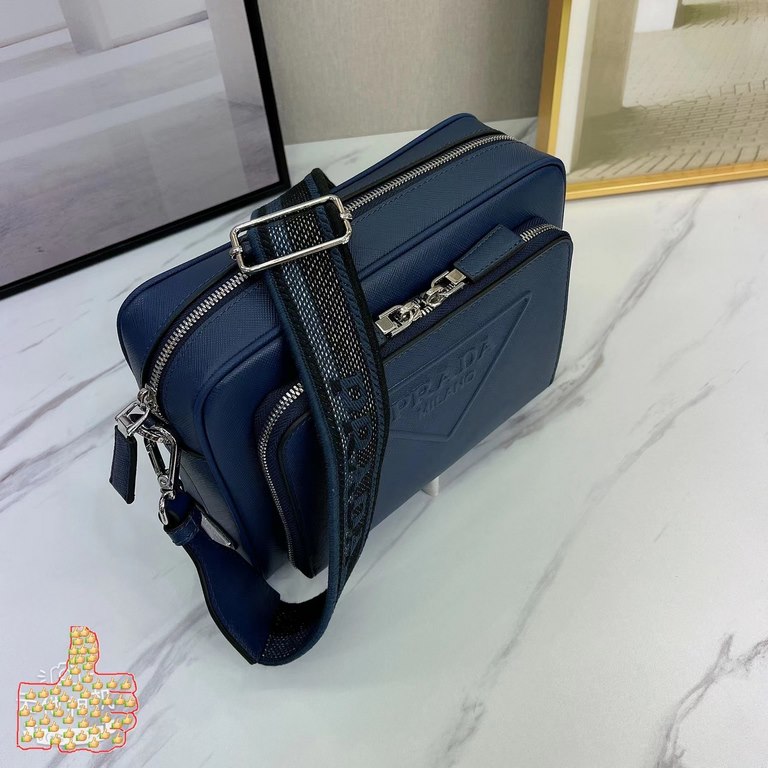 Original single 2106-3 # blue top original single goods Prada counter the latest models, high-end atmosphere, fashion and taste, the latest top counter imported first layer Spanish grain cowhide, texture high-end atmosph