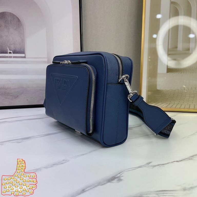 Original single 2106-3 # blue top original single goods Prada counter the latest models, high-end atmosphere, fashion and taste, the latest top counter imported first layer Spanish grain cowhide, texture high-end atmosph