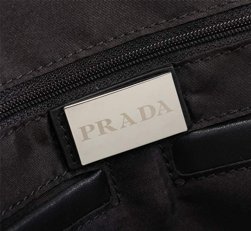 Top quality original single】2022 newest model Prada combination lock briefcase European original imported cowhide sketching iconic lines, using imported equipment, fashionable trend, counter quality, more front zipper po