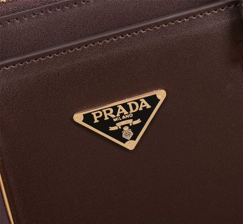 Top quality original single】2022 newest model Prada combination lock briefcase European original imported cowhide sketching iconic lines, using imported equipment, fashionable trend, counter quality, more front zipper po