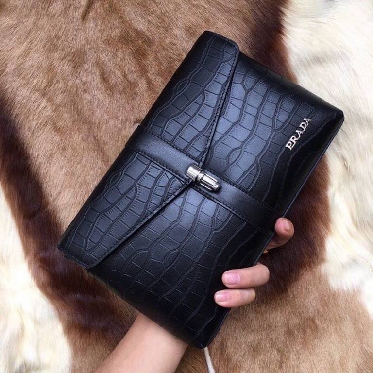 P home ultra-high popularity explosion models to come    crocodile grain soft and delicate feel, the color of the pure gloss, the perfect interpretation of the quality of imported leather, bags on the body, exudes    str