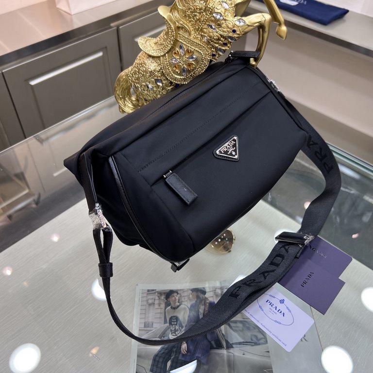 PRADA Prada  Classic Messenger Bag 2VH994   Original!This flap shoulder bag is crafted in iconic P's materials like nylon and Saffiano leather. Featuring interior and exterior pockets and adorned with a triangular metal 