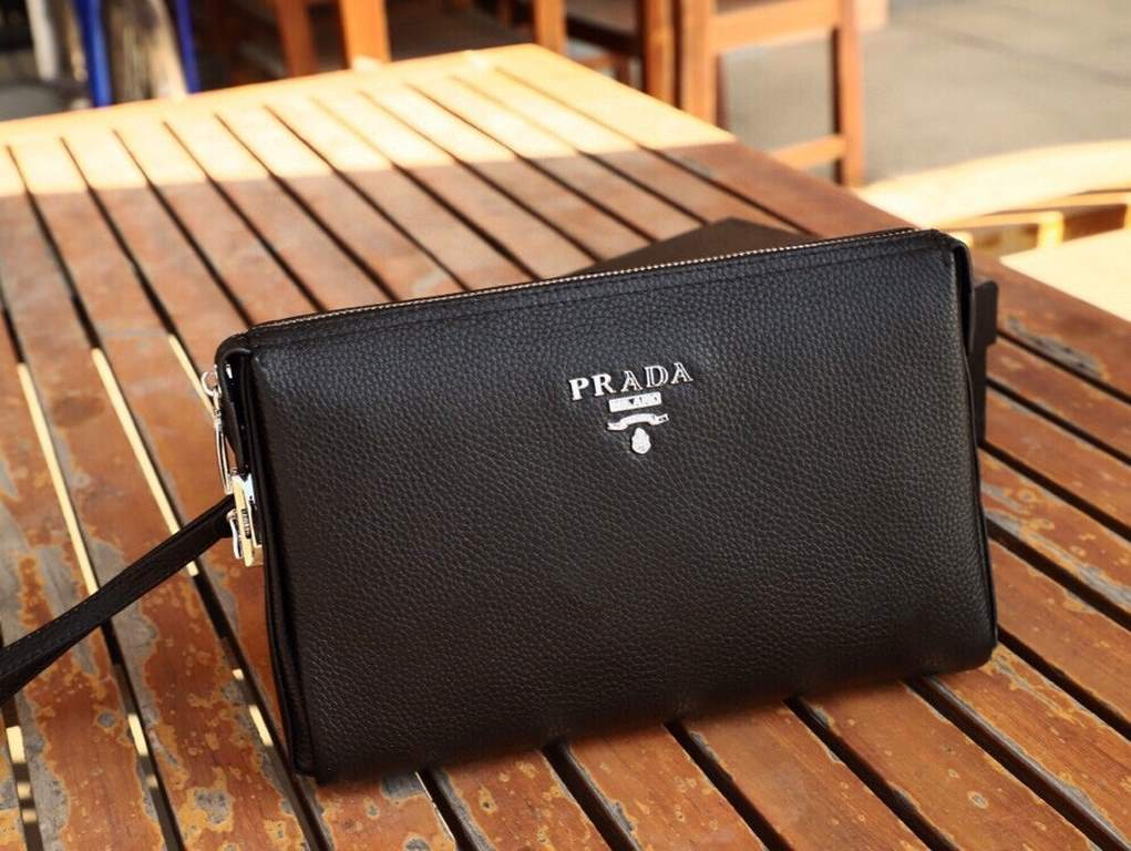 (Arrival)   PRADA explosive model combination lock; rich masterpiece ~ ~ ~ real pure cowhide, with the flavor of leather, model 33015-1...   Exclusive fire models attention;... Paris first exhibition CEO heavy recommende