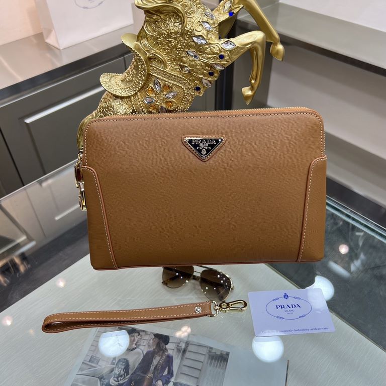 PRADA Prada New Clutch Bag Made of imported cross grain cowhide leather, top polished stainless steel finish metal accessories , front exterior triangular enamel logo, double pull double lock design is more practical and