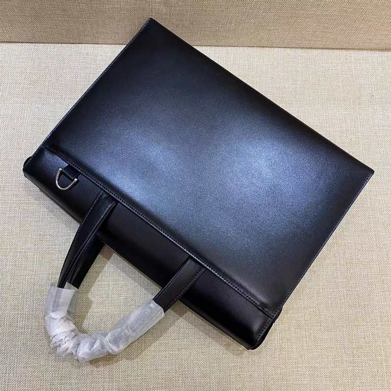 Out of the shipment [Heyha] P family password lock briefcase Genuine YKK hardware, get your hands on you understand how good Italy    imported cowhide (market exclusivity), removable shoulder straps, the size of the body