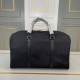 [Love] Prada new high-end men's casual spinning bag [Smile] workmanship is super exquisite and elegant. With imported raw materials cowhide counter special hardware and special lining bag.