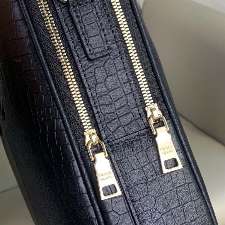 Top counter rats high-end goods 2023 latest hot models Prada double zipper crocodile print handheld briefcase fire models a large number of shipments, clamoring counter goods   top original single goods   paper talking a