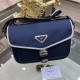 PRADA Prada new shoulder bag is shipped, fashionable style, high end gas! Made of first layer imported cross grain leather cow with waterproof nylon cloth, original hardware A must-have product for home travel  Model 951