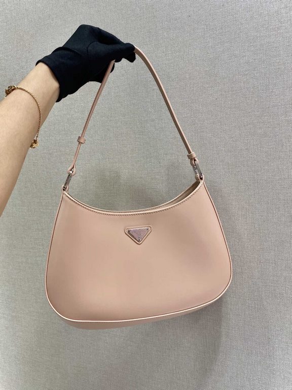 With counter box   new underarm bag   2021 new vintage underarm bag    This year's hot retro models armpit bag has been very popular, the leather is delicate and smooth Shaped bag design and cool and stylish, the capacit