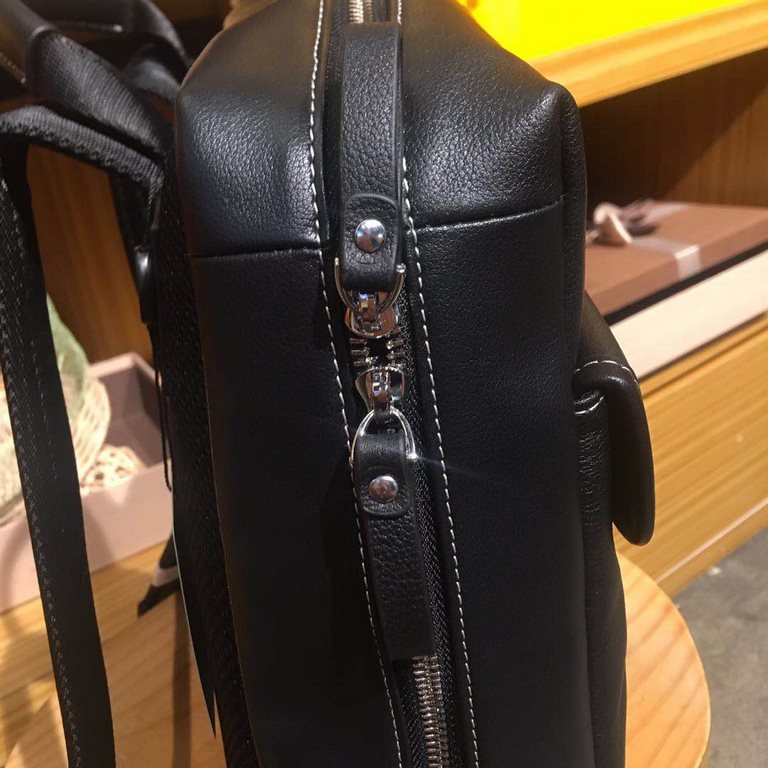 Exclusive  [Original Goods] Prada Shoulder BagModel 8081Size 30-40-15Counter new    Heavy hit replica   original leather replica   leather super soft   super large capacity   customized counter original hardware  smooth 