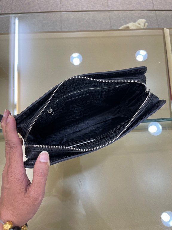 Original single.     Original single 1126 # black top original single goods Prada counter latest models, imported ostrich grain cowhide, high-end atmosphere, fashionable and tasteful, texture high-end atmosphere, super p