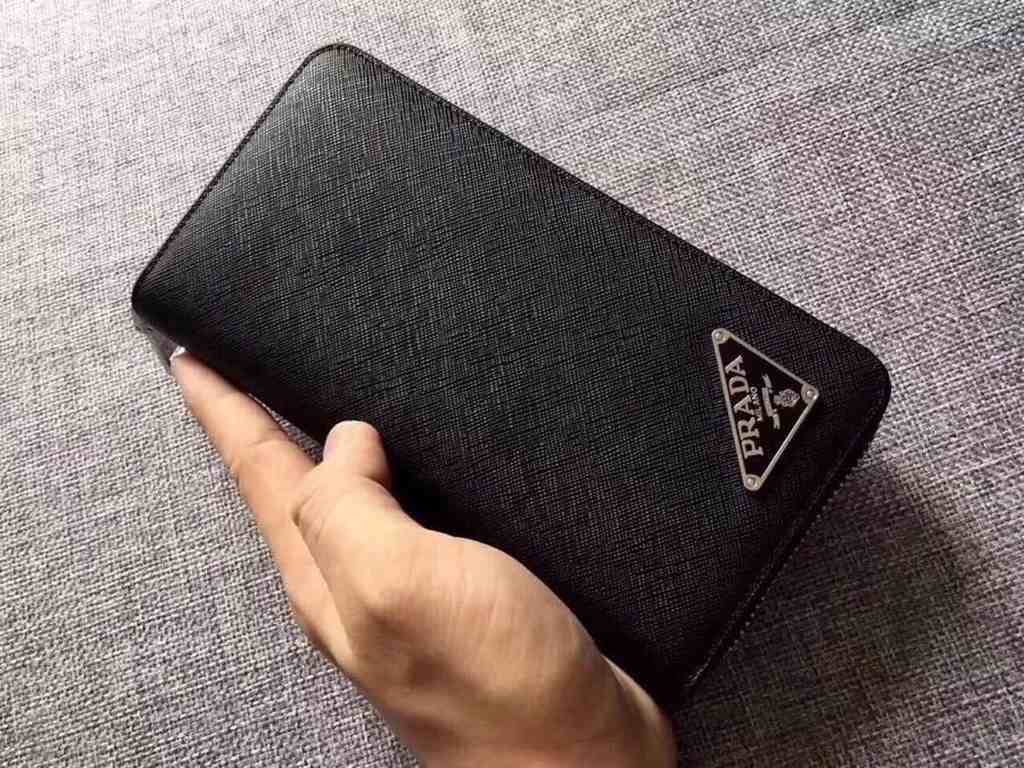 (Batch) PRADA Prada new   [Model] lM0801 small zipper bag [Size] 19-10-2.5cm [Color] black High-end quality (hegemony) [Material] generation of the classic   original imported   cross grain cowhide   authentic imported Y