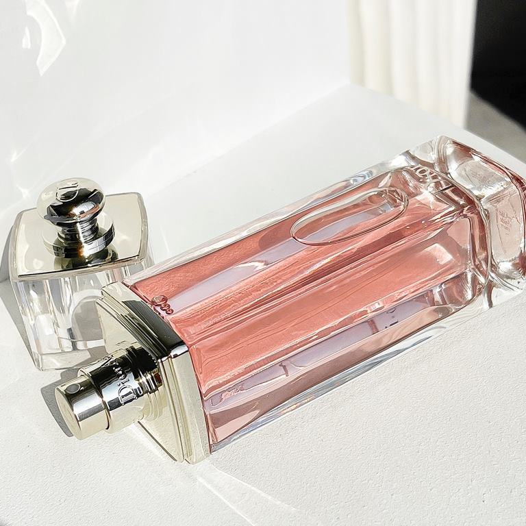 Counter version ......Dior Addict Dior Pink Charm perfume  100ml, fruity floral notes Top notes citrus, grapefruit Middle notes rose, raspberry Base notes musk, cedar Specifically for sexy girls and the fruity very stron