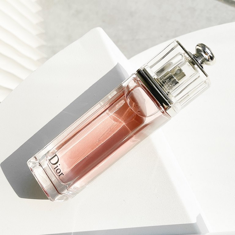 Counter version ......Dior Addict Dior Pink Charm perfume  100ml, fruity floral notes Top notes citrus, grapefruit Middle notes rose, raspberry Base notes musk, cedar Specifically for sexy girls and the fruity very stron