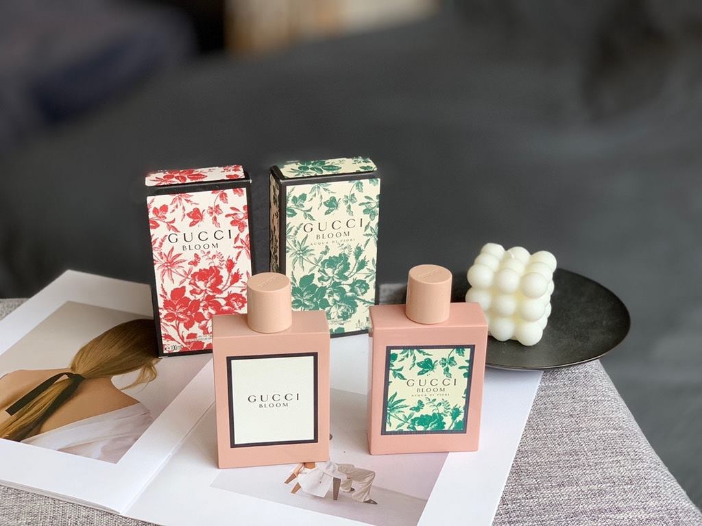 Original qualitygucci bloom gucci new perfume! Chopper perfume!1 Pink BloomTop notes two-petal jasmineMiddle notes tuberose, irisBase notes Honeysuckle, HypericumThe base of this fragrance is floral, with a very classy j