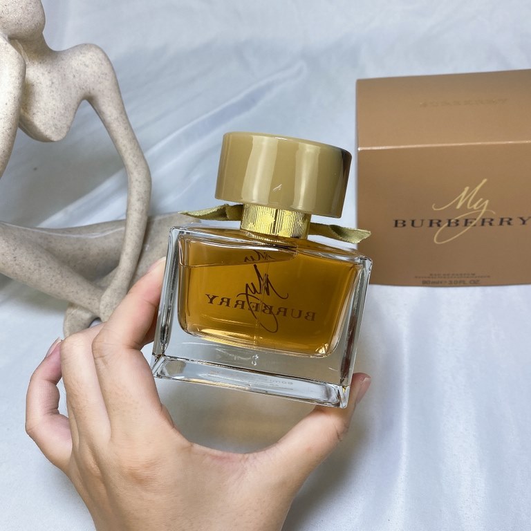 Remarks for ordering Yellow My Intense FragranceBurberry My Burberry Classic EDP 90mlFragrance FloralTop notes sweet pea, lemon, orange, grapefruit, lemonMiddle Note Stork Freesia Pear Passion FruitPeach Green Leaf Garde