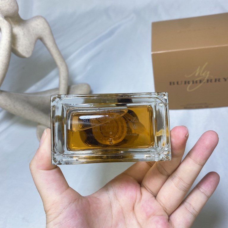 Remarks for ordering Yellow My Intense FragranceBurberry My Burberry Classic EDP 90mlFragrance FloralTop notes sweet pea, lemon, orange, grapefruit, lemonMiddle Note Stork Freesia Pear Passion FruitPeach Green Leaf Garde