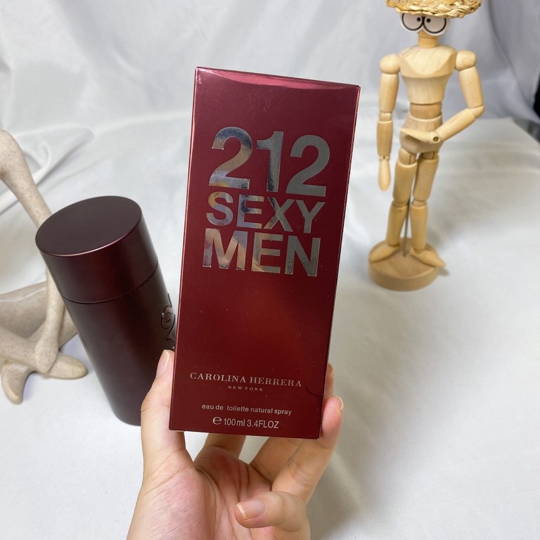 Original quality(Carolina 212 Red for Men 100ml)  Carolina Herrera 212 Red Sexy Men Sexy City for Men 100ml. 212 SEXY MEN A blend of lively freshness is brought out by mandarin and bergamot, while petals, pepper and card