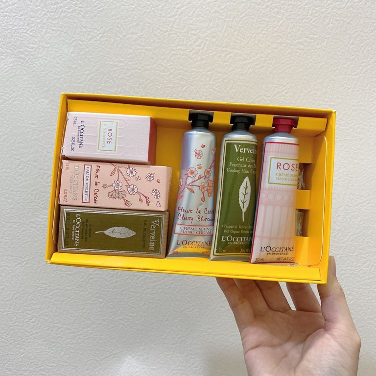 Original quality(L'Occitane hand cream perfume 6-piece set)   with a gift bag   L'Occitane hand cream perfume set, containing 1. cherry blossom hand cream 30ml   cherry blossom eau de parfum 7.5ml 2. rose moisturizing ha