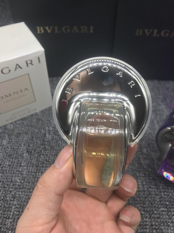 1 Bulgari Amethyst WheelFragrance Woody FloralTop Note Grapefruit Green LeafMiddle Note Iris RoseBase Note Woody MustardAttributes Women's FragranceTags floral powdery woody green leaves citrus vanilla2 Bulgari White Cry