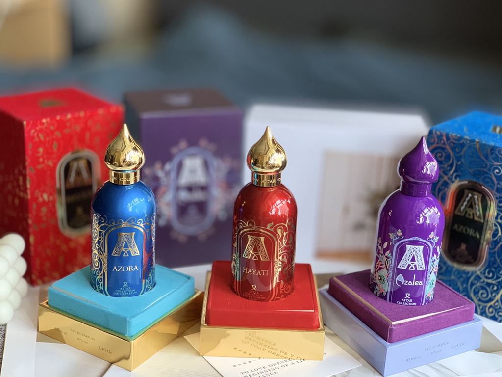 Original qualityNew Attar Collection Attar Collection Perfume 100ml1 Azora (Deep Blue) 100mlFragrance Floral FruityTop notes Bergamot, Litchi, OrangeMiddle Note Floral Peach JasmineBase Musk WoodyAttributes Unisex2 Hayat