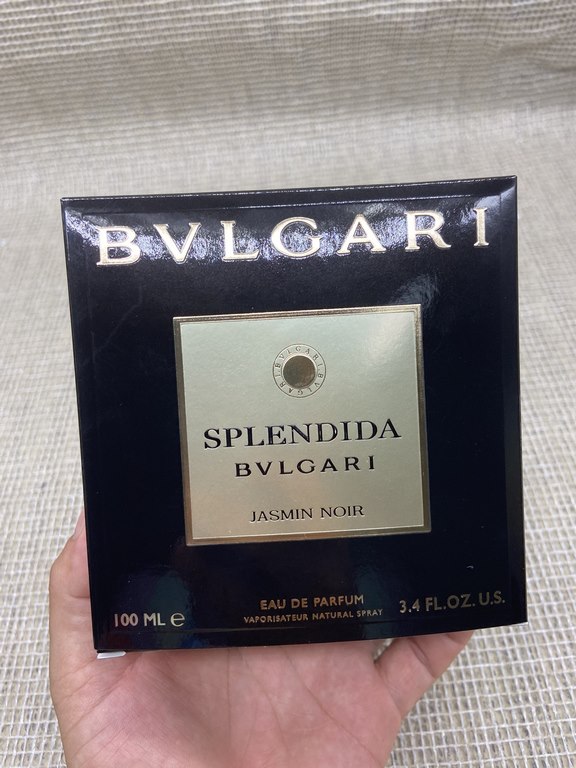 Bvlgari Gorgeous Night Jasmine 100ml (Hit Up Offer)Fragrance FloralTop note Gardenia Green LeafMiddle Note Sandalwood JasmineBase note Kashmiri Wood Zerling Bean PatchouliAttributes：Women's Fragrance