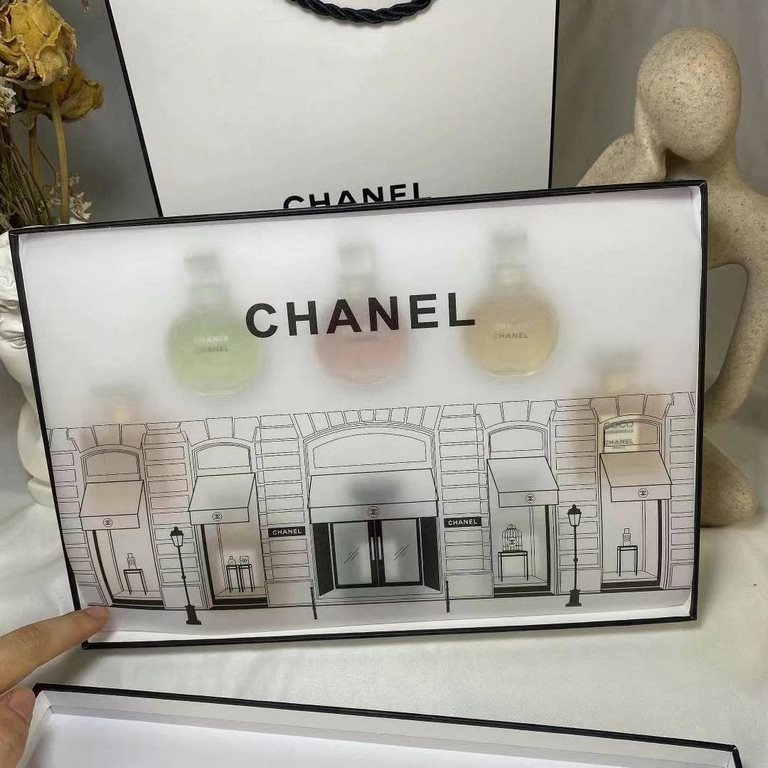 Original qualityChanel perfume samples 7.5ml eight pieces set! 7.5ml x 8 with gift bag.