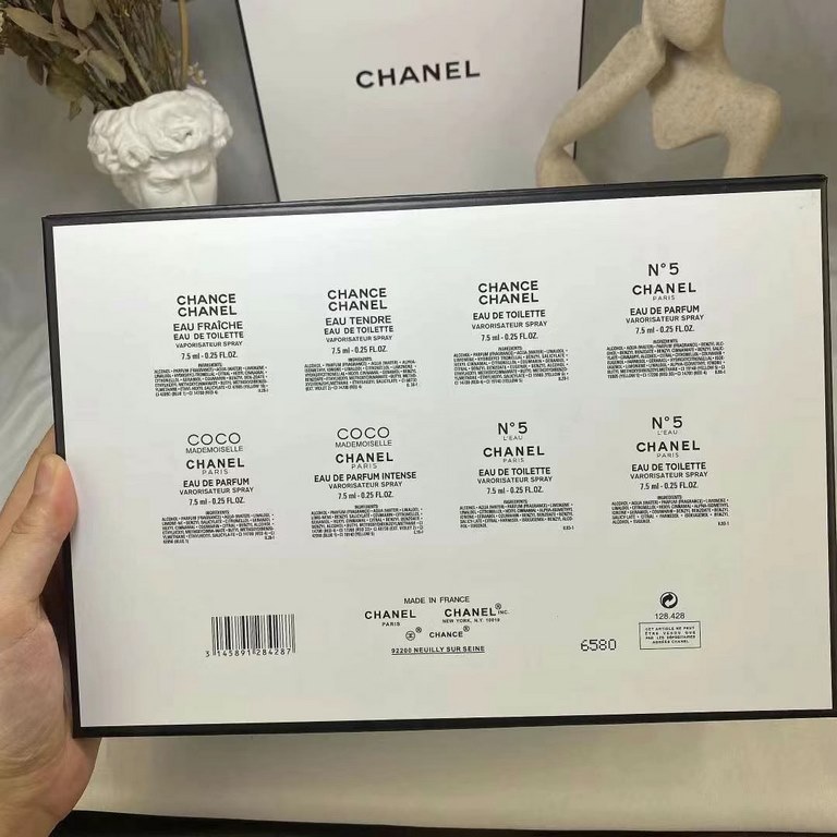 Original qualityChanel perfume samples 7.5ml eight pieces set! 7.5ml x 8 with gift bag.