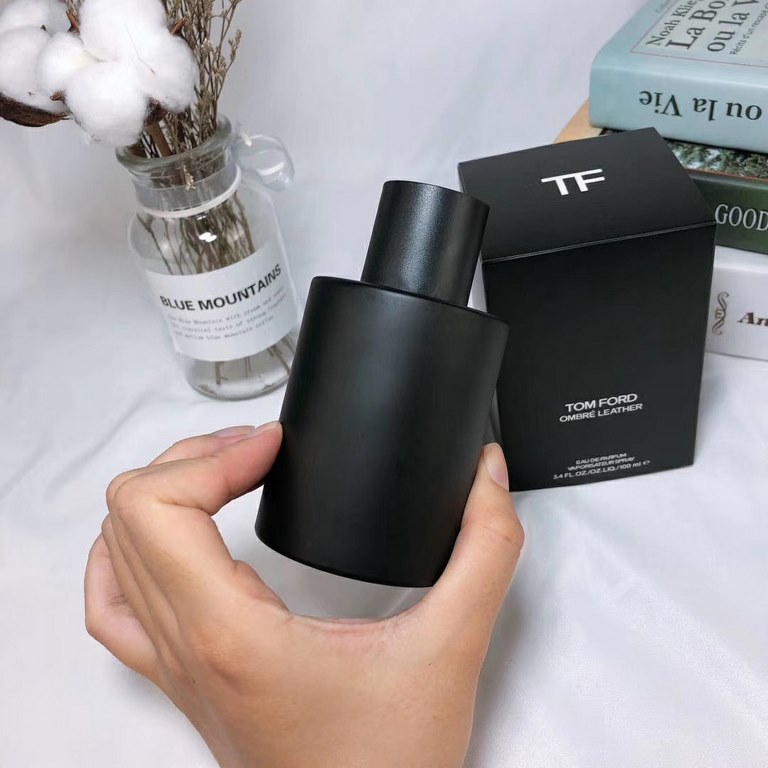 Original quality(TF Black Leather Perfume 100ml) Ombré Leather (2018) by Tom Ford Tom Ford is a unisex fragrance in the Black Leather scent 100ml, TF This is a new fragrance.Ombré Leather (2018) was launched in 2018. Top