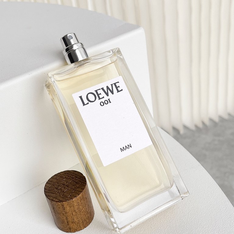 Original QualityThe Loewe Perfume collection is based on the concept of the poignant expression after the lingerie, at dawn, and the name of the collection is 001, a series of fragrances inspired by the pure joy and inno