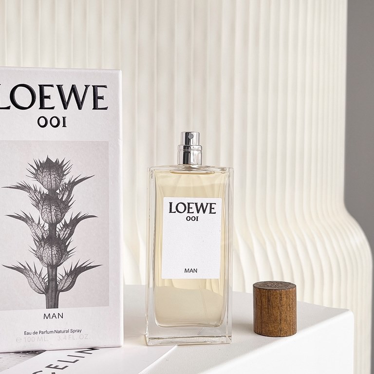 Original QualityThe Loewe Perfume collection is based on the concept of the poignant expression after the lingerie, at dawn, and the name of the collection is 001, a series of fragrances inspired by the pure joy and inno